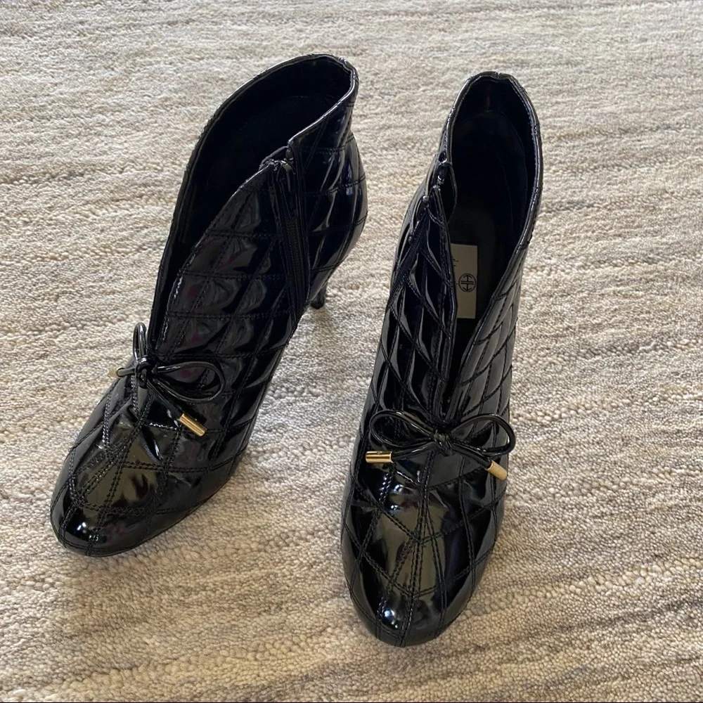 Hot in Hollywood Black Ankle Boots